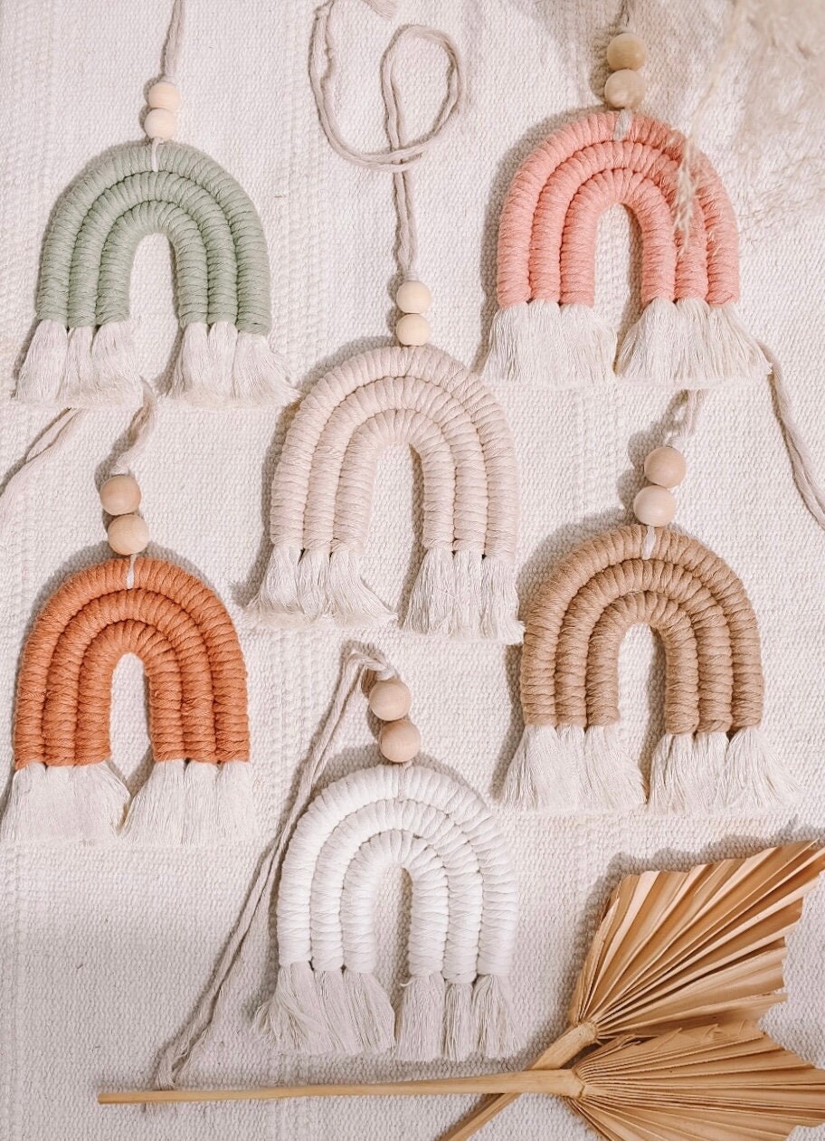 Solid Macramé Rainbow